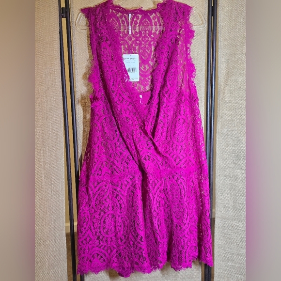 Free People Lined Magenta Lace Dress Size Small NWT - Picture 2 of 6